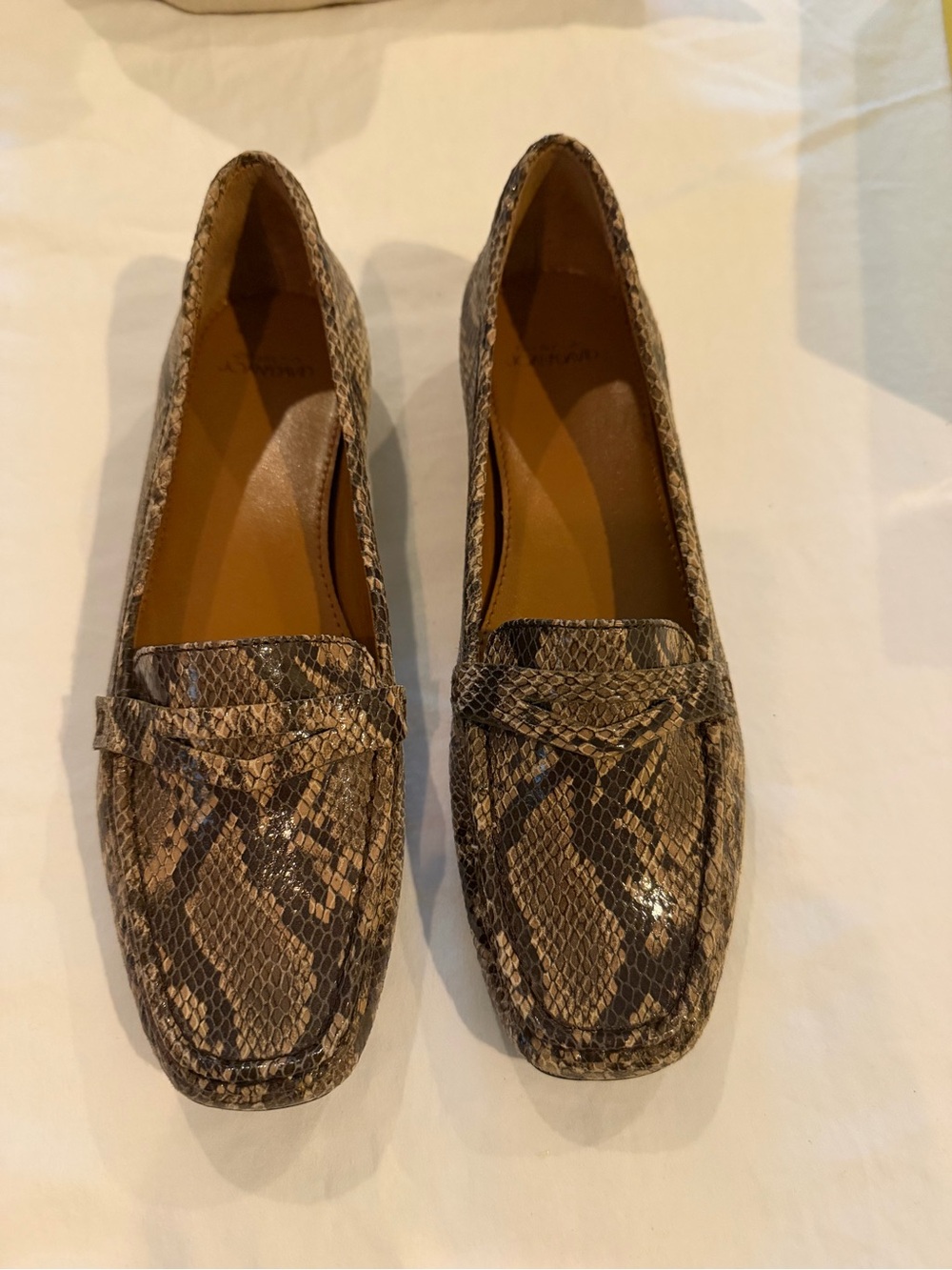 NIB. Joan & David women's animal print loafers. Size 7.5